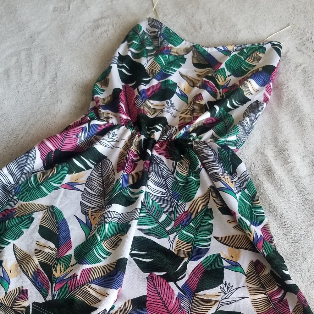 Tropical leaf romper